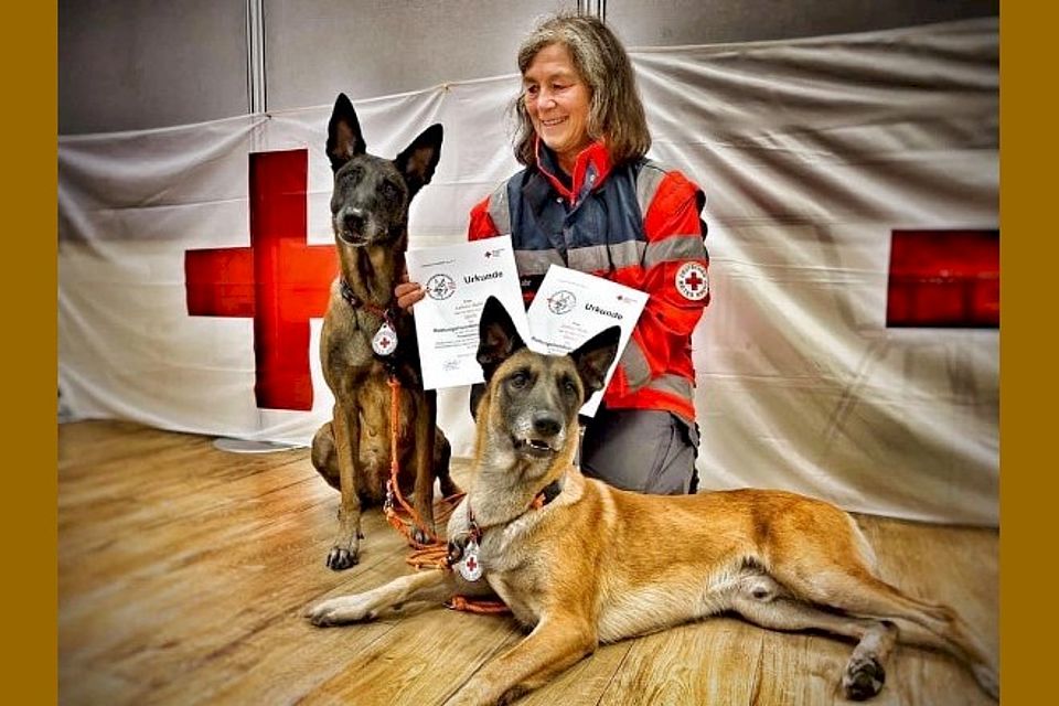 Sabine Bahr mit Duivelsbos Qarla und Timmy, geprüft Fläche und Trümmer